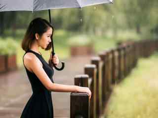 雨中女孩唯美漫步_雨中伤感美女意境壁纸_雨中唯美女孩壁纸