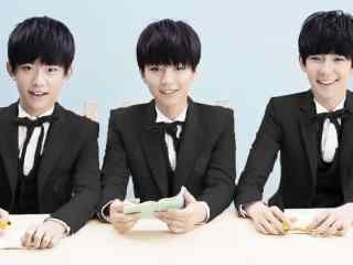 少年天团TFboys_三小只合照_TFboys帅气壁纸_TFboys小别离剧照壁纸