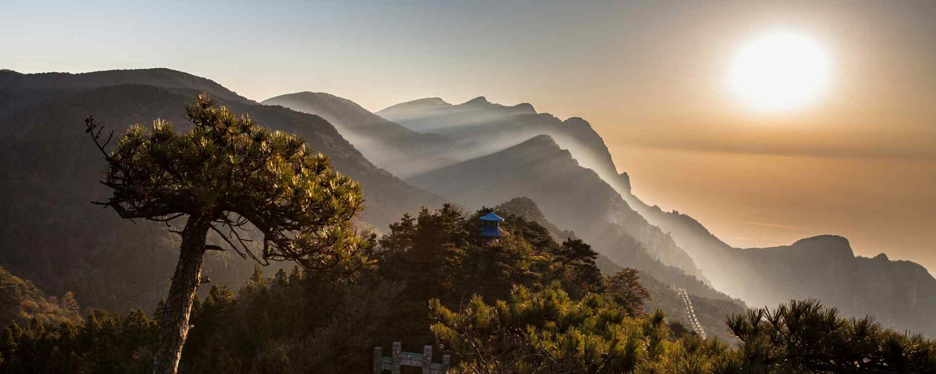 庐山_庐山旅游_中国十大名山_庐山云海壁纸图片_雾中庐山图片壁纸