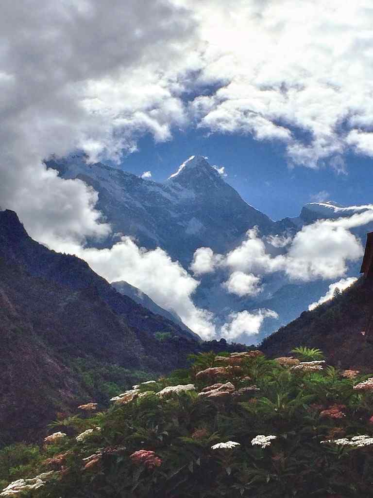 南迦巴瓦峰山峰手机壁纸