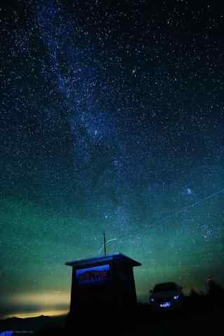 雾灵山璀璨星空手机壁纸