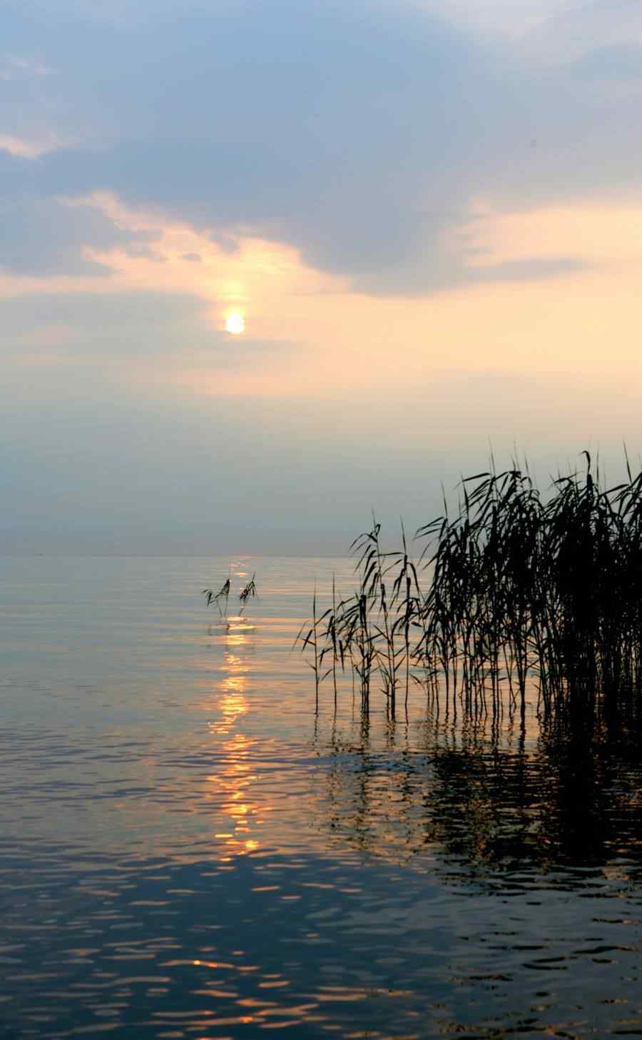 唯美的太湖黄昏风景手机壁纸