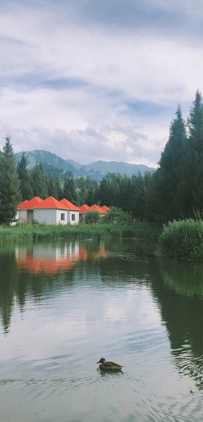 唯美湖边小屋清新自然风景手机壁纸