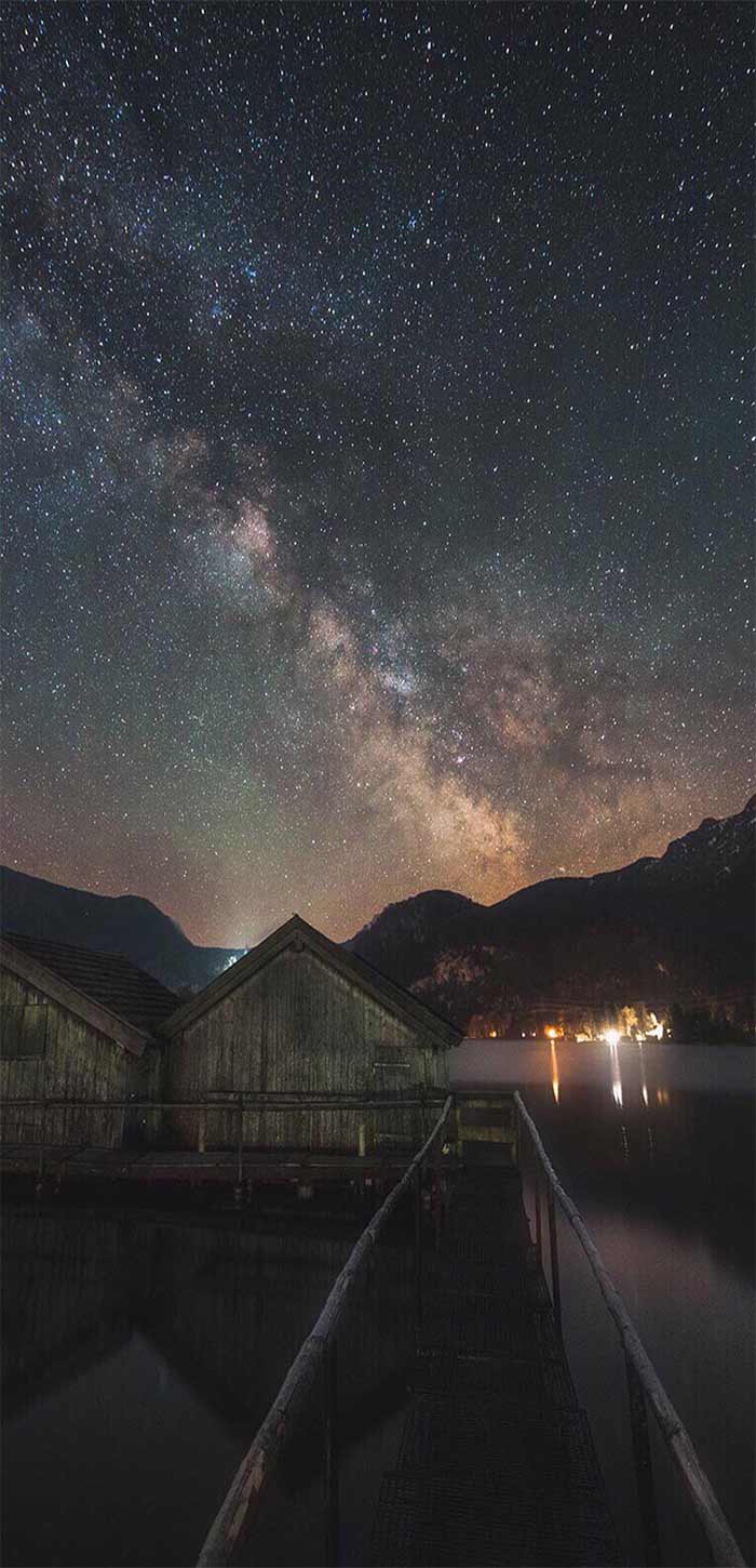 唯美湖上小镇高清星空手机壁纸