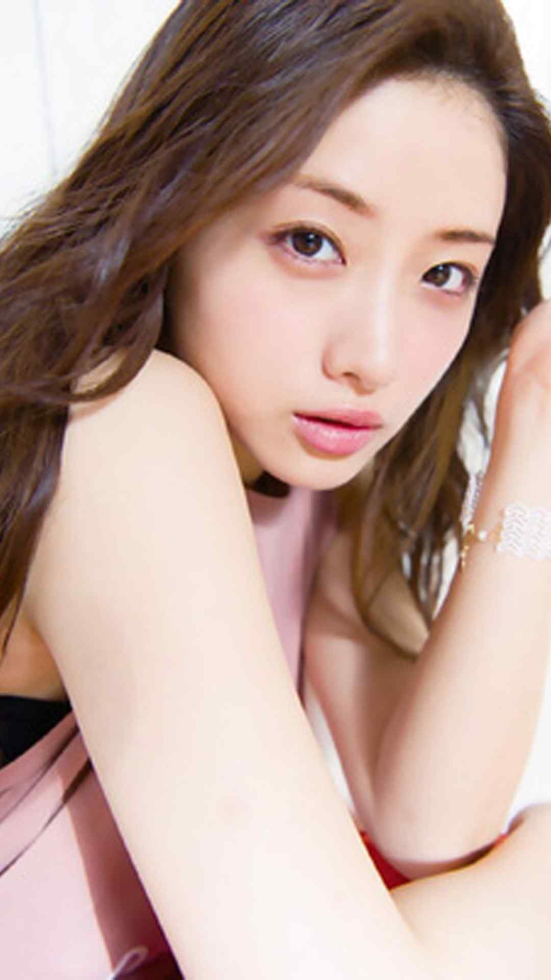 日本人气女星石原里美性感甜美手机壁纸