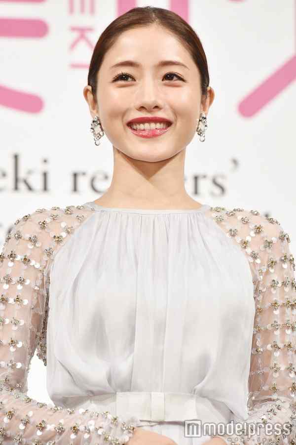 石原里美气质白色长裙美图手机壁纸