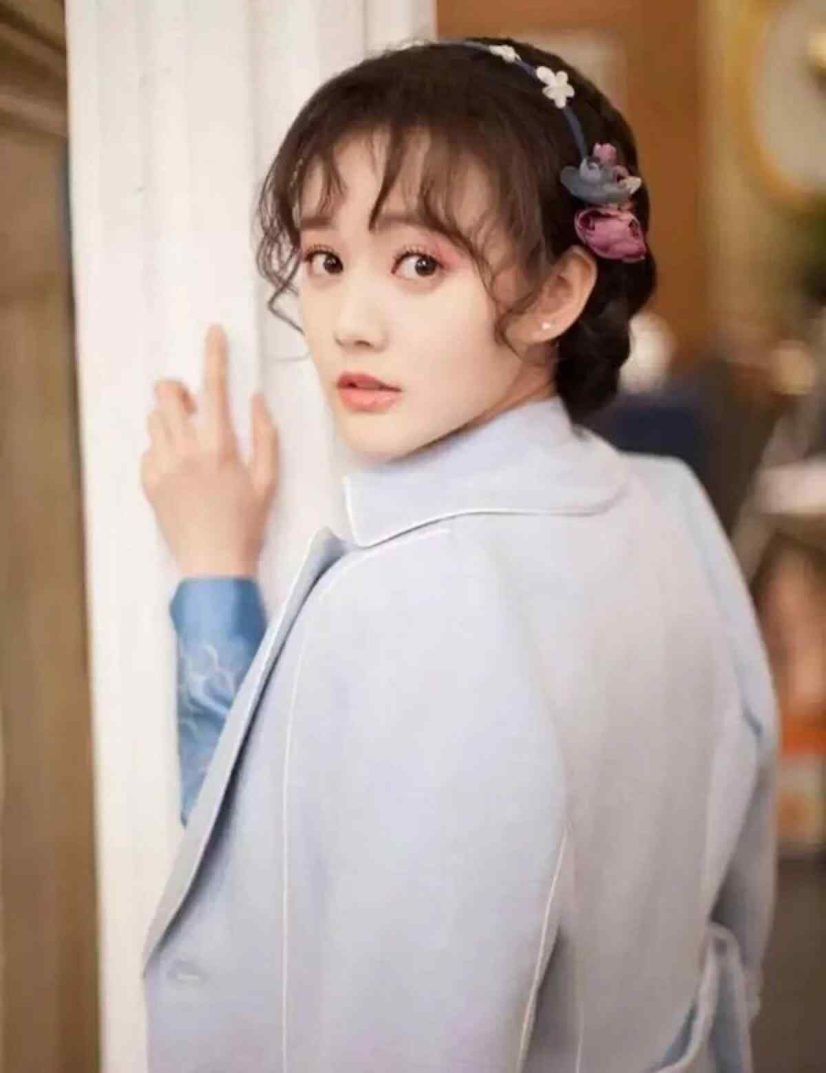 半妖倾城甜美李一桐手机壁纸