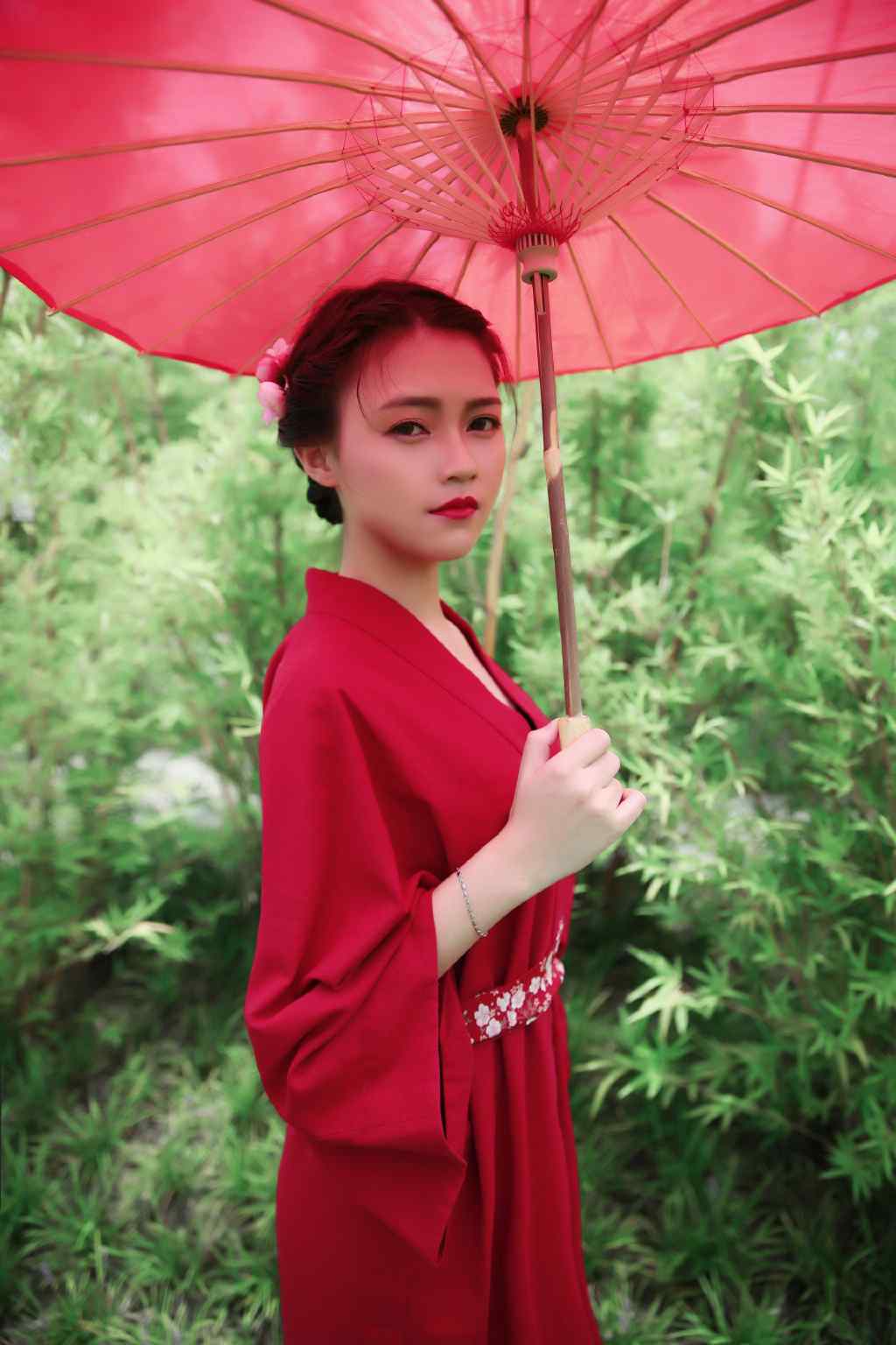 唯美古风红衣美人手机壁纸