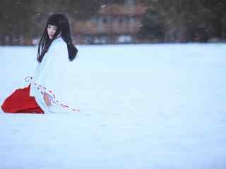 和服美女美丽雪景写真桌面壁纸