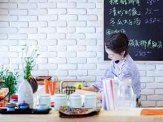 中餐厅周冬雨小清新图片壁纸