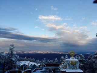 峨眉山山顶靓丽风景桌面壁纸