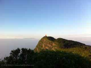 唯美峨眉上山顶壮丽风景桌面壁纸