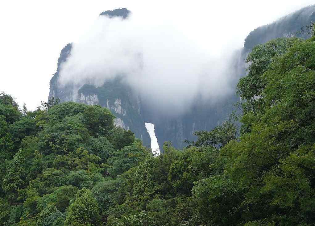 张家界天门山桌面壁纸