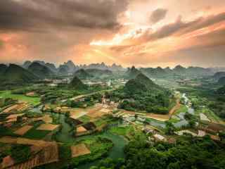 暖色调桂林山水唯美风景壁纸