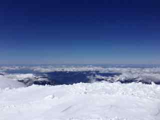 瑞士山顶云海桌面壁纸