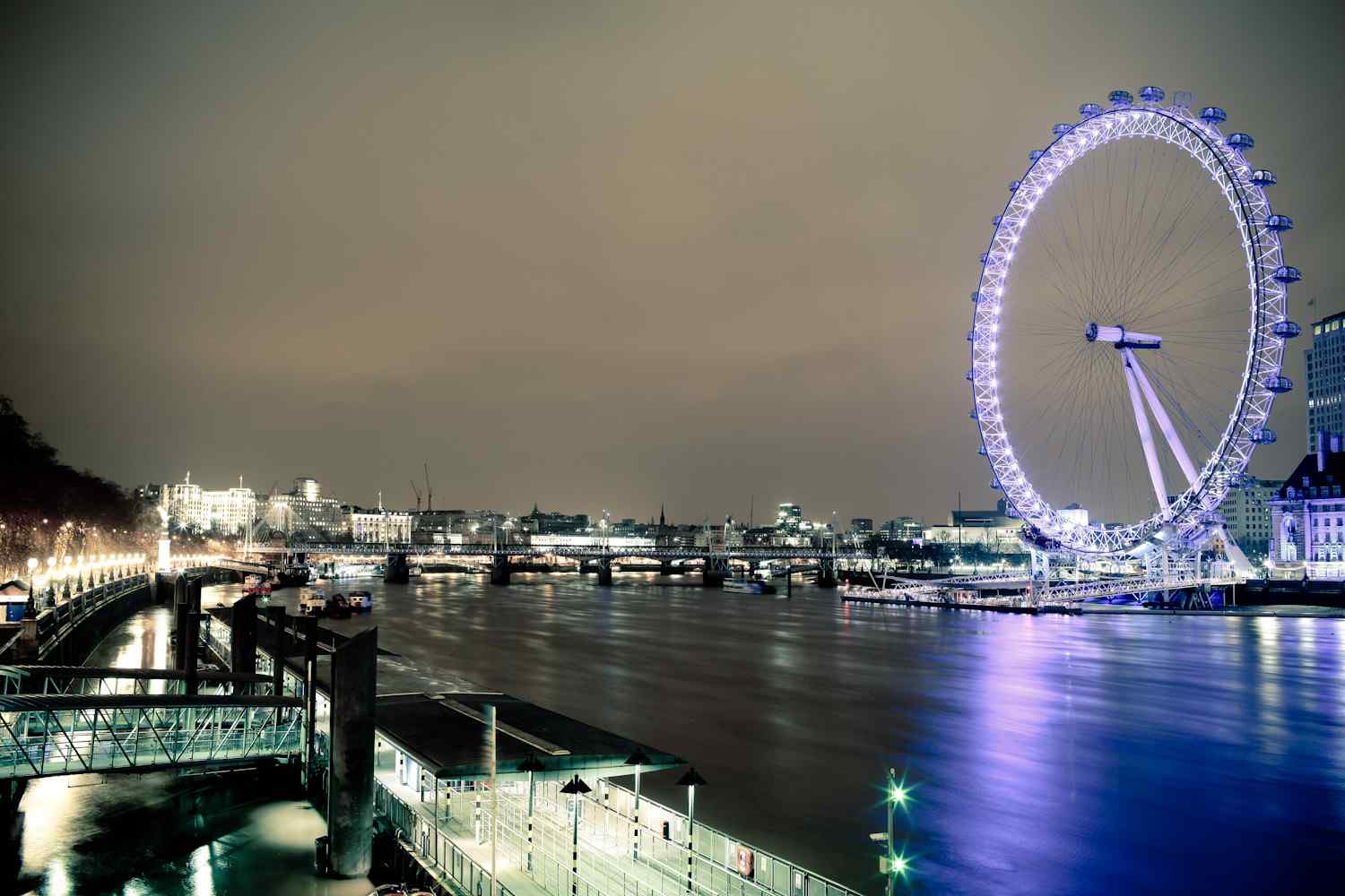 泰晤士河伦敦眼夜景桌面壁纸