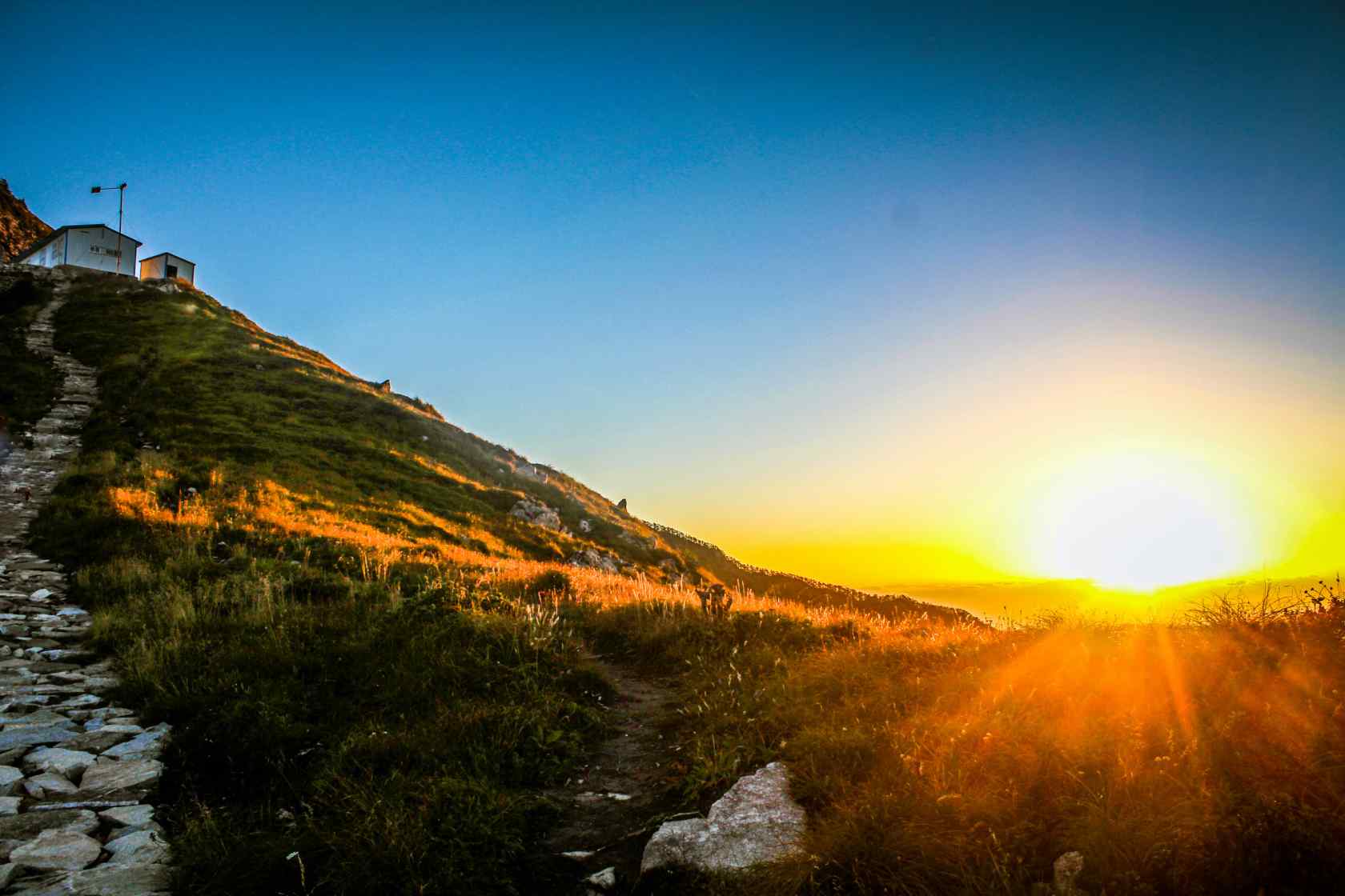 太白山小文公接待站日落风景壁纸