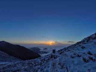 太白山日出雪景电脑桌面