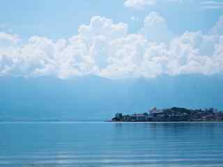 洱海清新湖面蓝天风景图片高清桌面壁纸