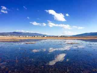 悠悠蓝天清清湖水美丽风景图片桌面壁纸