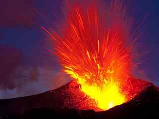 爆发的火山高清壁纸