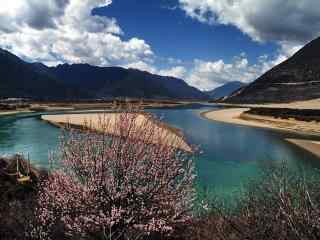 西藏雅鲁藏布江风景桌面壁纸