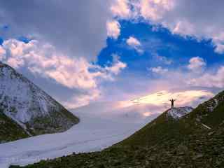 唯美小清新雪山山峰桌面壁纸