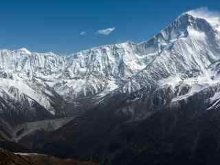 唯美好看的贡嘎山雪山桌面壁纸