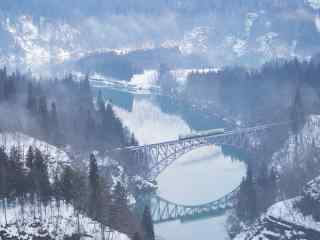 电车穿越雪山摄影与图片桌面壁纸