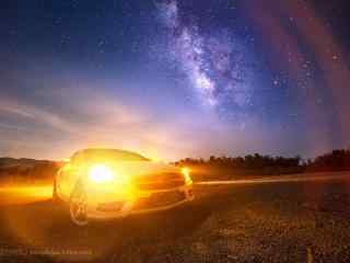 汽车灯光和流星雨桌面壁纸