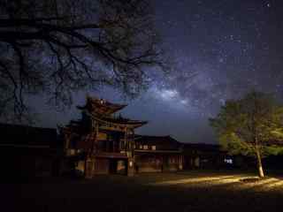 唯美的古镇星空风景壁纸